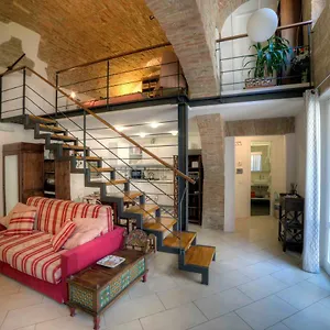Stilnuovo Charming In Siena's Historic Center, Very Close To Piazza Del Campo Siena